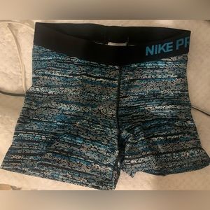 Blue and black womens Nike Pro shorts 💙🖤
